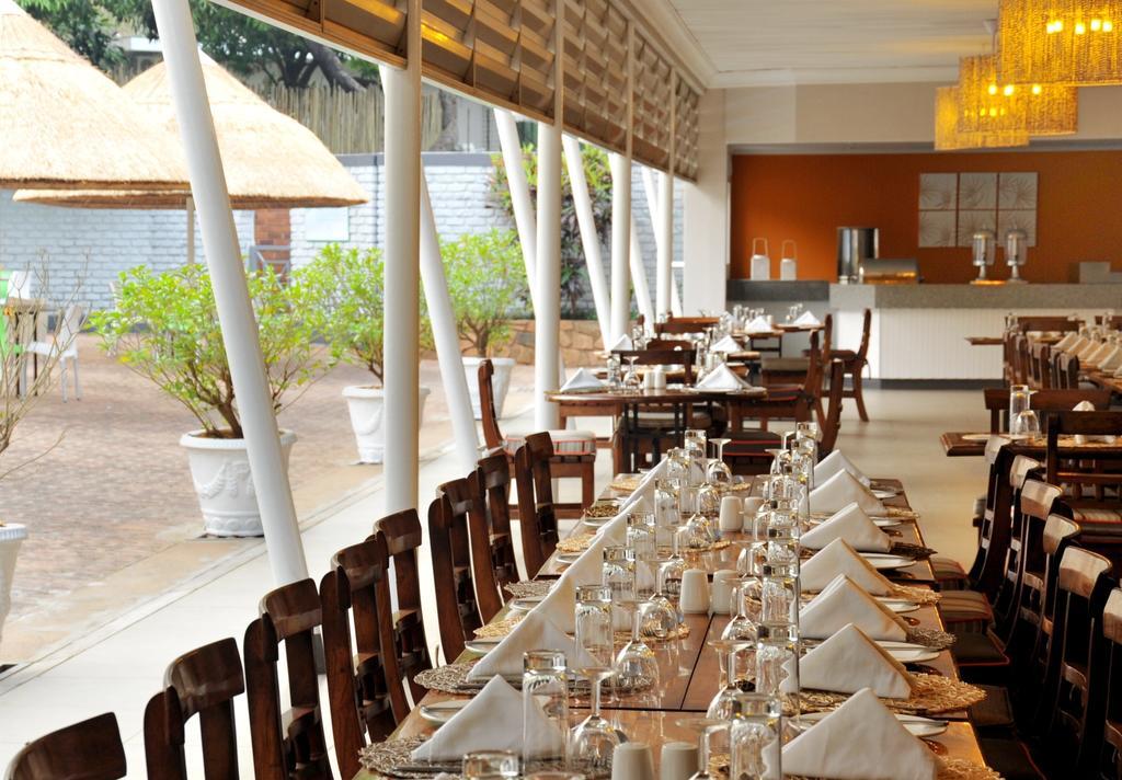 Cresta Sprayview Victoria Falls Exterior foto